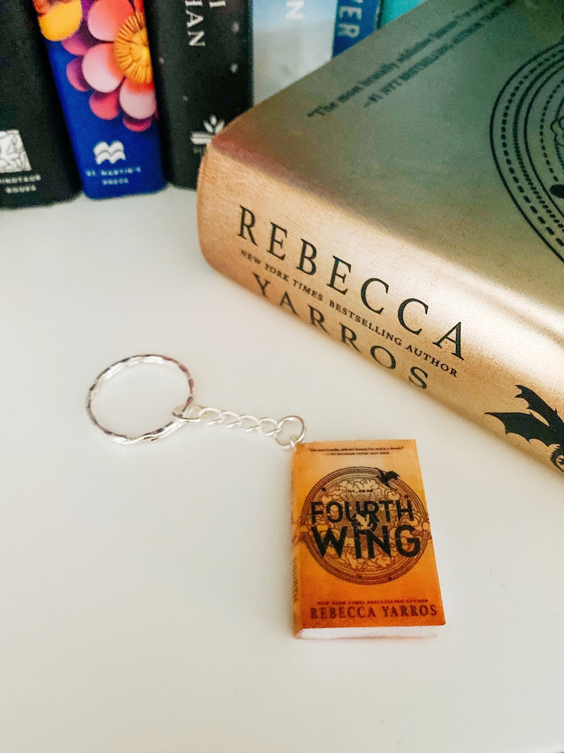 Custom Miniature Book Keychain With Mini Personalized Book Charms Book Lover Gift for Bookworm Keychain Bookish Gift Keychain Book Author imagem 2