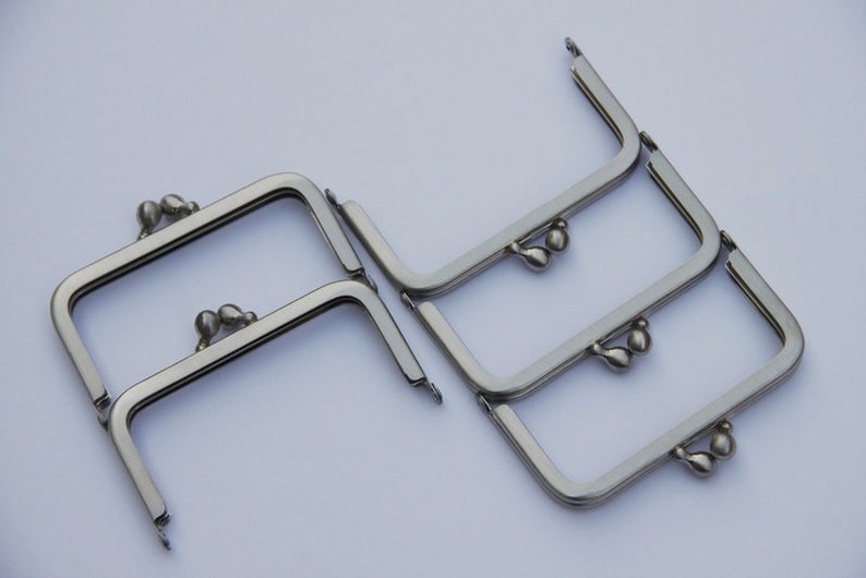 5 Purse Frames 8x8cm nickel-brushed image 1