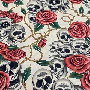 Alexander Henry Baumwollstoff skulls and roses Bild 3