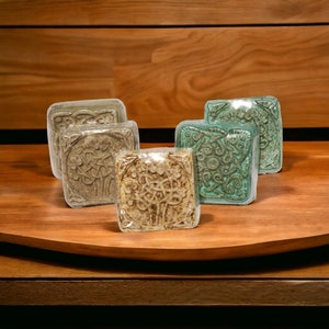 Celtic Oatmeal Milk and Honey Soap with Poppy seed and Peppermint UpamperU