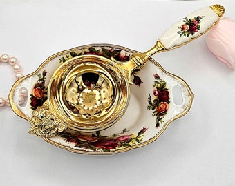 Royal Albert old country roses gold tea strainer with tray fine china gold trim comes with Tea sampler perfect to unwind mint!