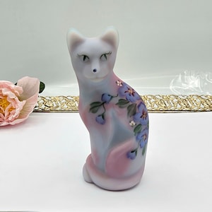 FENTON cat blue pink Burmese absolutely beautiful limited edition large heavy kitty hand painted artist signed #3280 of 4750 made mint