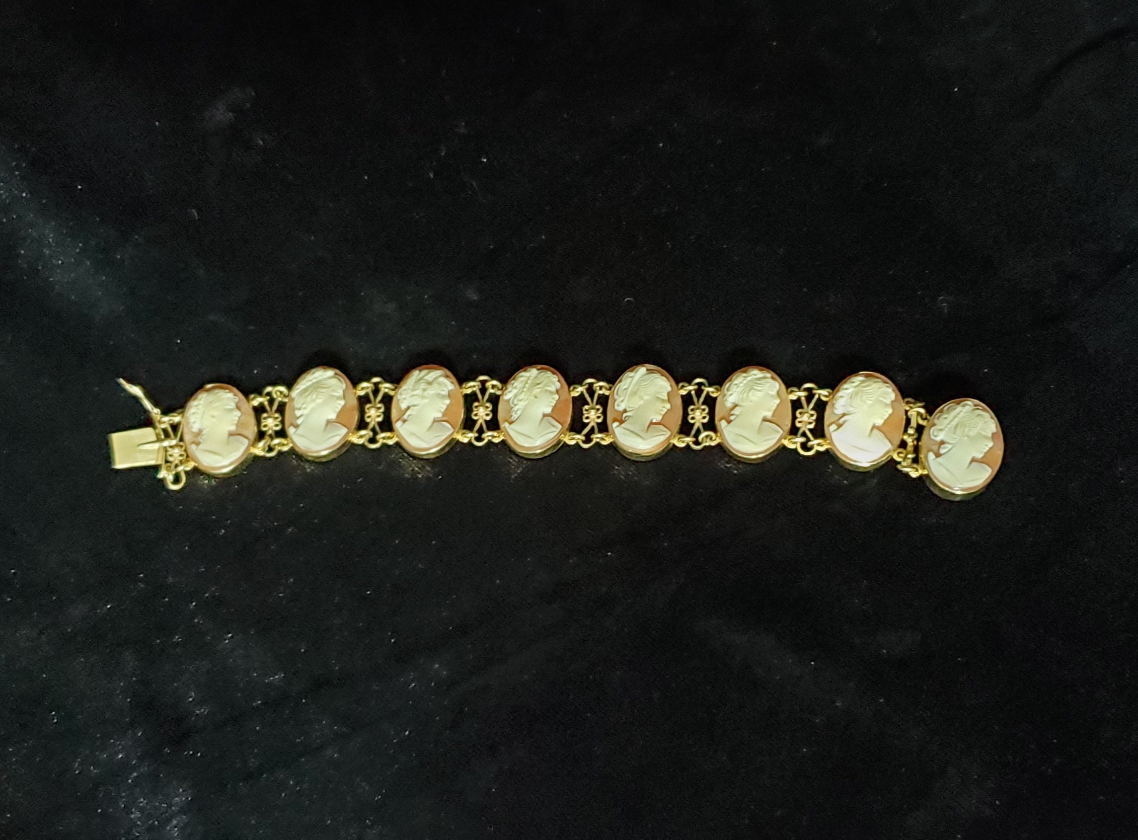 Italian Hand Carved Cameo Bracelet in 18K Gold Bracelet