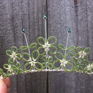 Green Crown, Four Leaf Clover Tiara, Wire Fairy Crown, Spring Wedding Tiara, Green Hair Crown, Saint Patrick&#39;s Day Tiara, Beaded Tiara