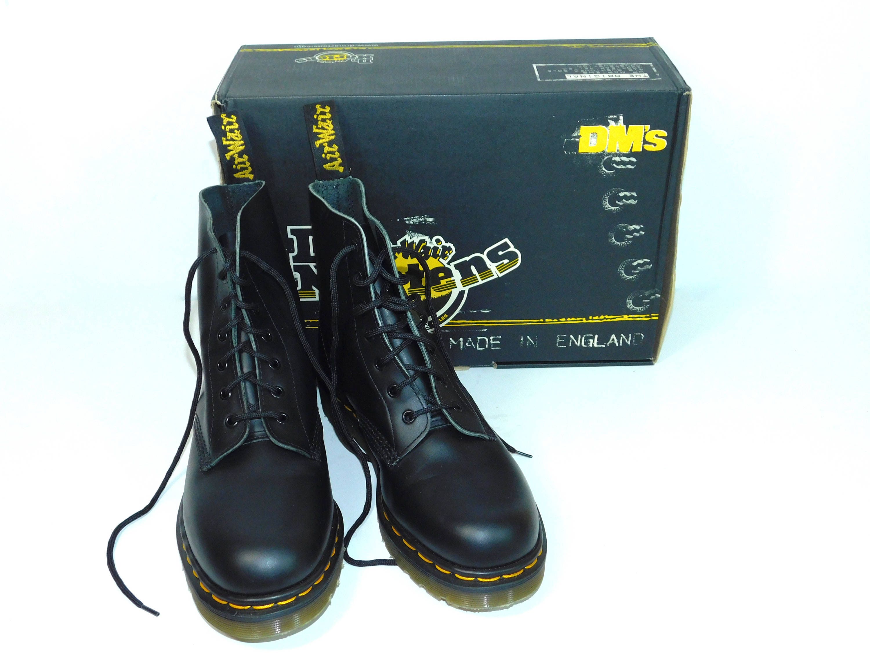 doc martens 7 eye