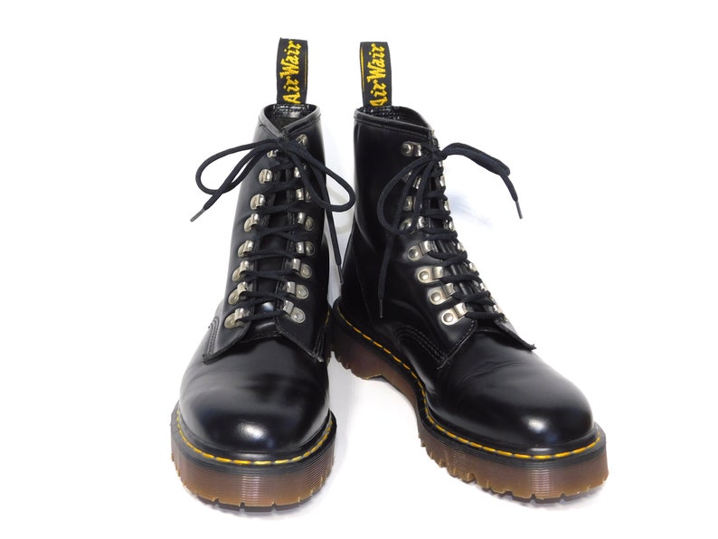 Uk10vtg 90s 8217 Mint Condition Black Leather Doc Martens Image 0