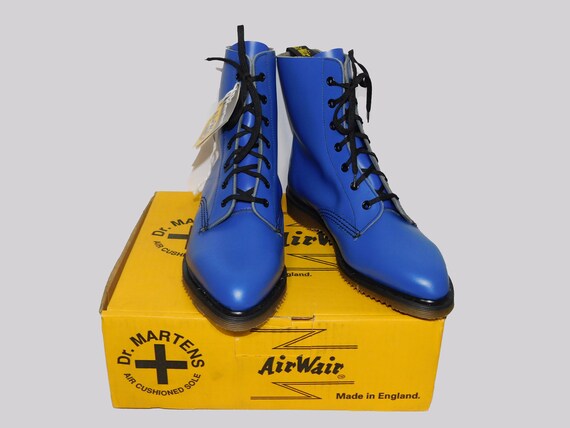 dr martens pointed toe shoes