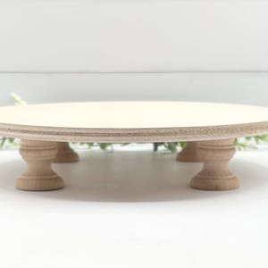 Support à gâteau en bois non fini de 14 po. rond ou carré, contremarche rustique de ferme, piédestal, bois naturel, pieds tournés élégants, peignez vous-même, bricolage