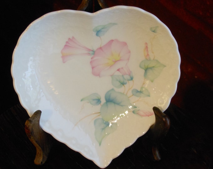Vintage Mikasa Heart Plate. "For a Special Someone".