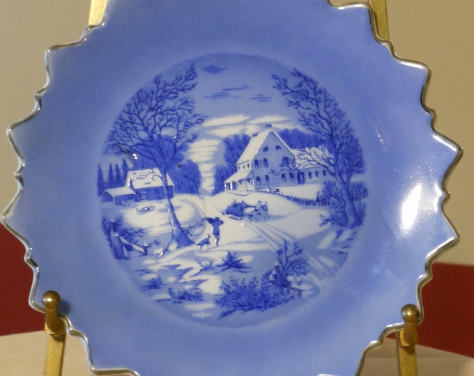 Currier & Ives Homestead in Winter blue and white small sunburst plate
