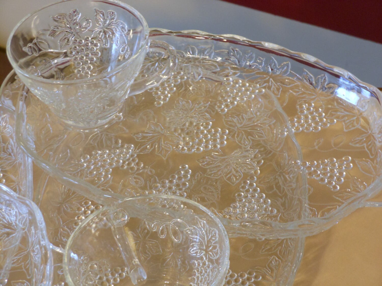 Four Vintage Indiana Glass Luncheon Plates w/ Matching Cups (Grape Pattern)