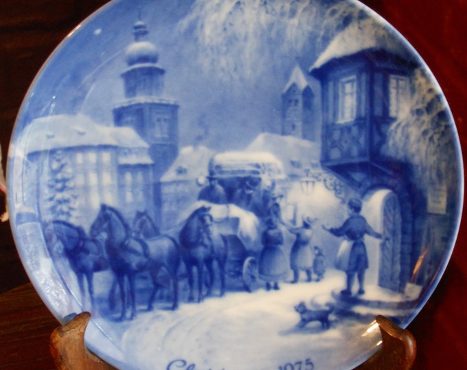 Berlin Design German Christmas Plate (1975)