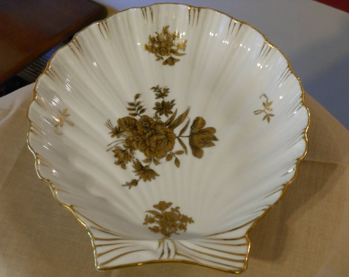 Porcelain Scallop Serving Dish