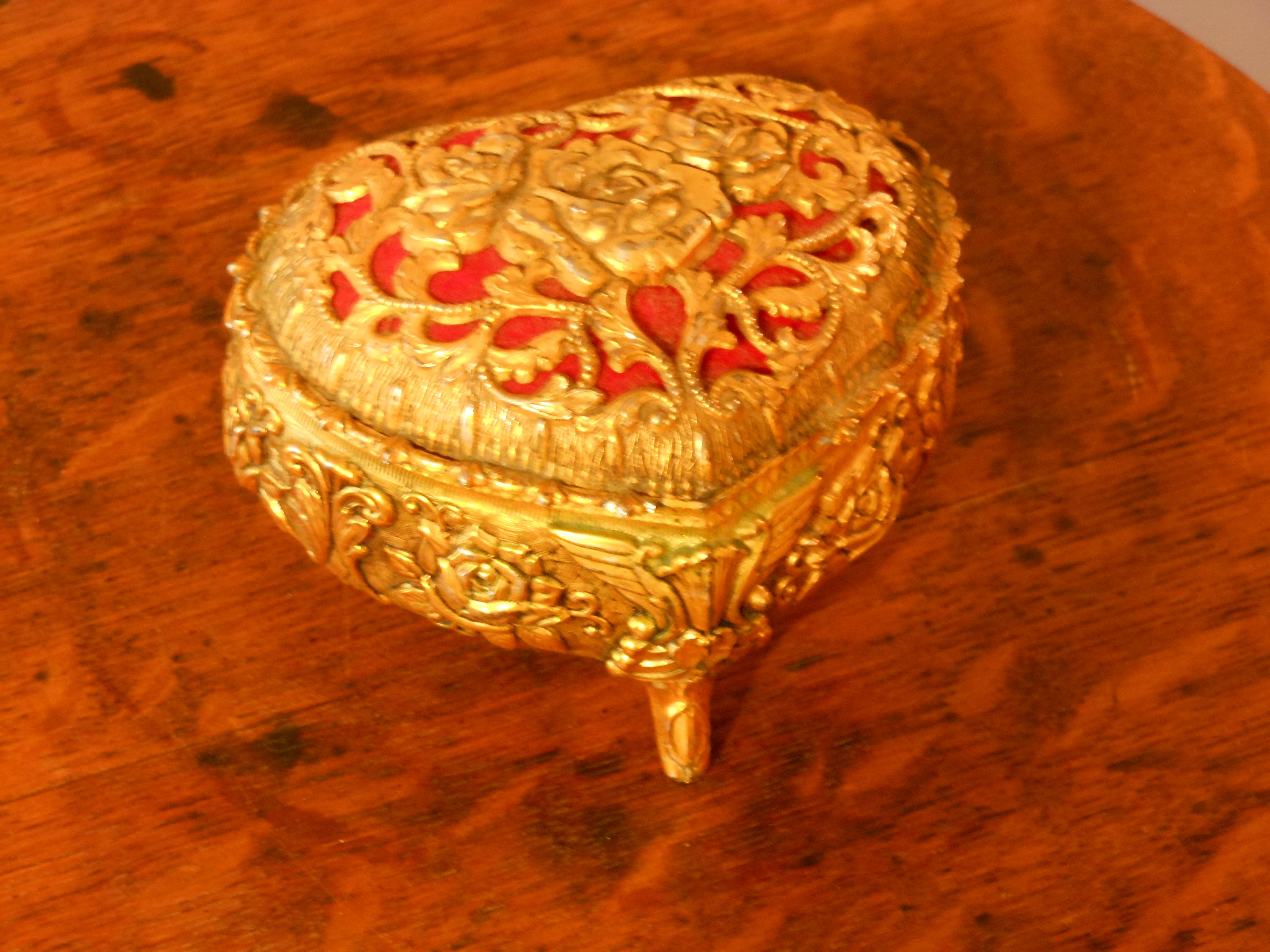 Vintage Gold HeartShaped Metal Jewelry Box