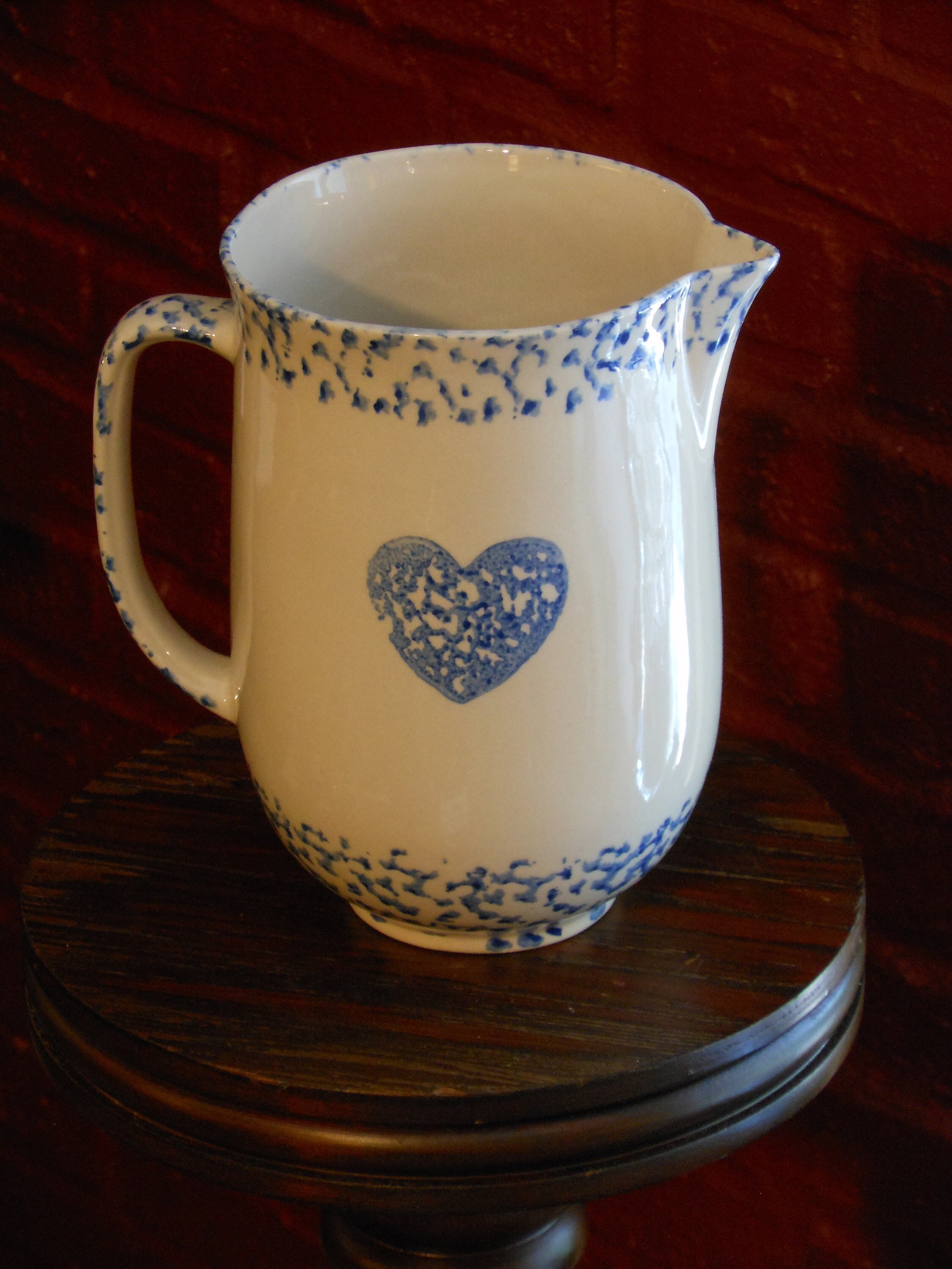 Tienshan Stoneware Folk Craft Sponge Cow/Heart 1Quart Pitcher