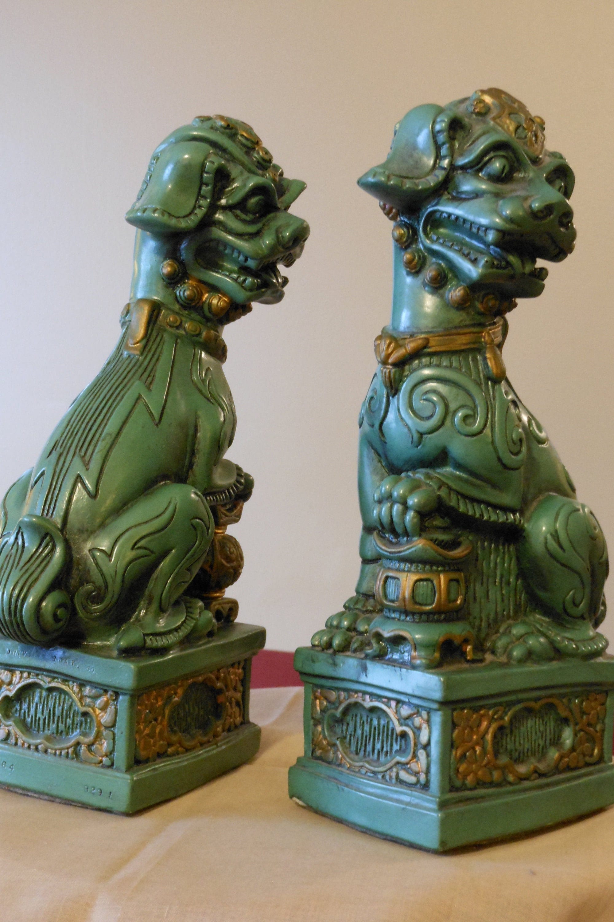 resin foo dogs