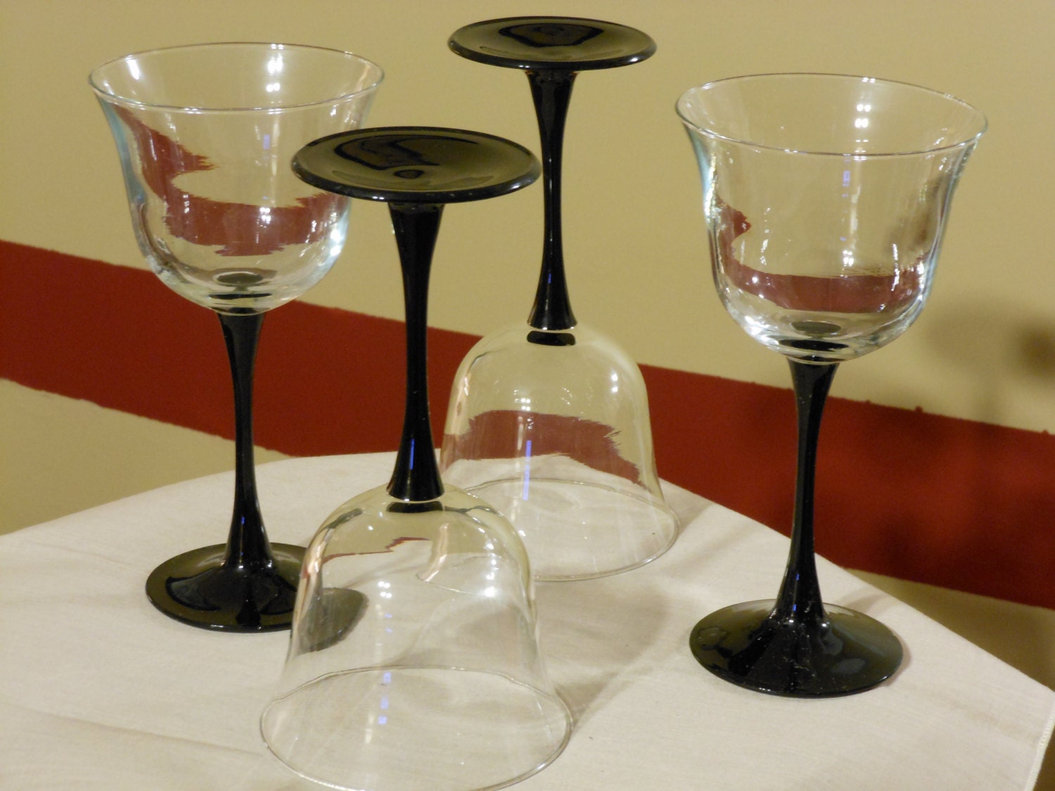 Set of Four Luminarc Americana White Wine Glasses with Black Stems