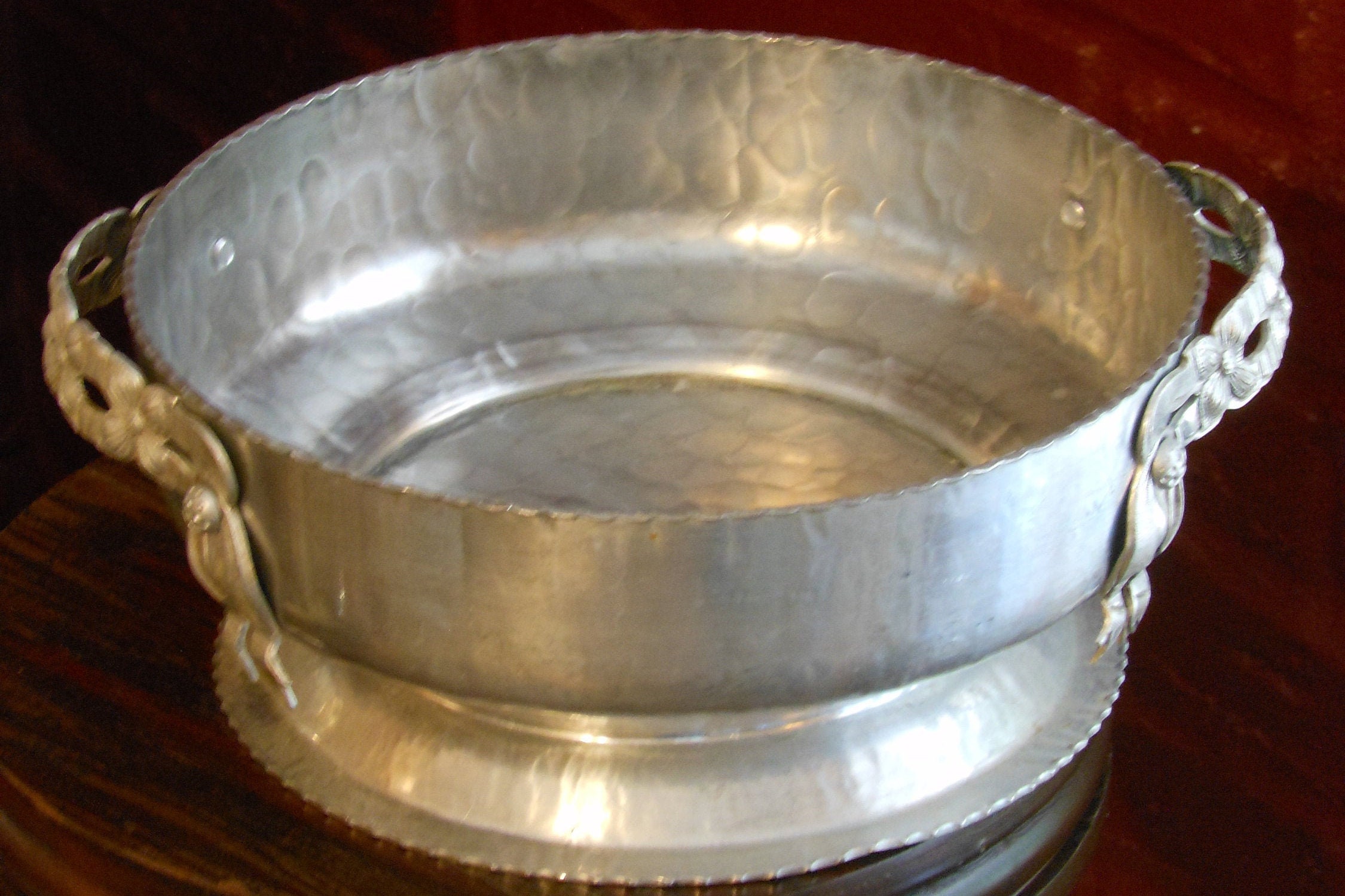 Rodney Kent Hammered Aluminum Casserole with Lid and Pyrex 1 1/2 Qt ...