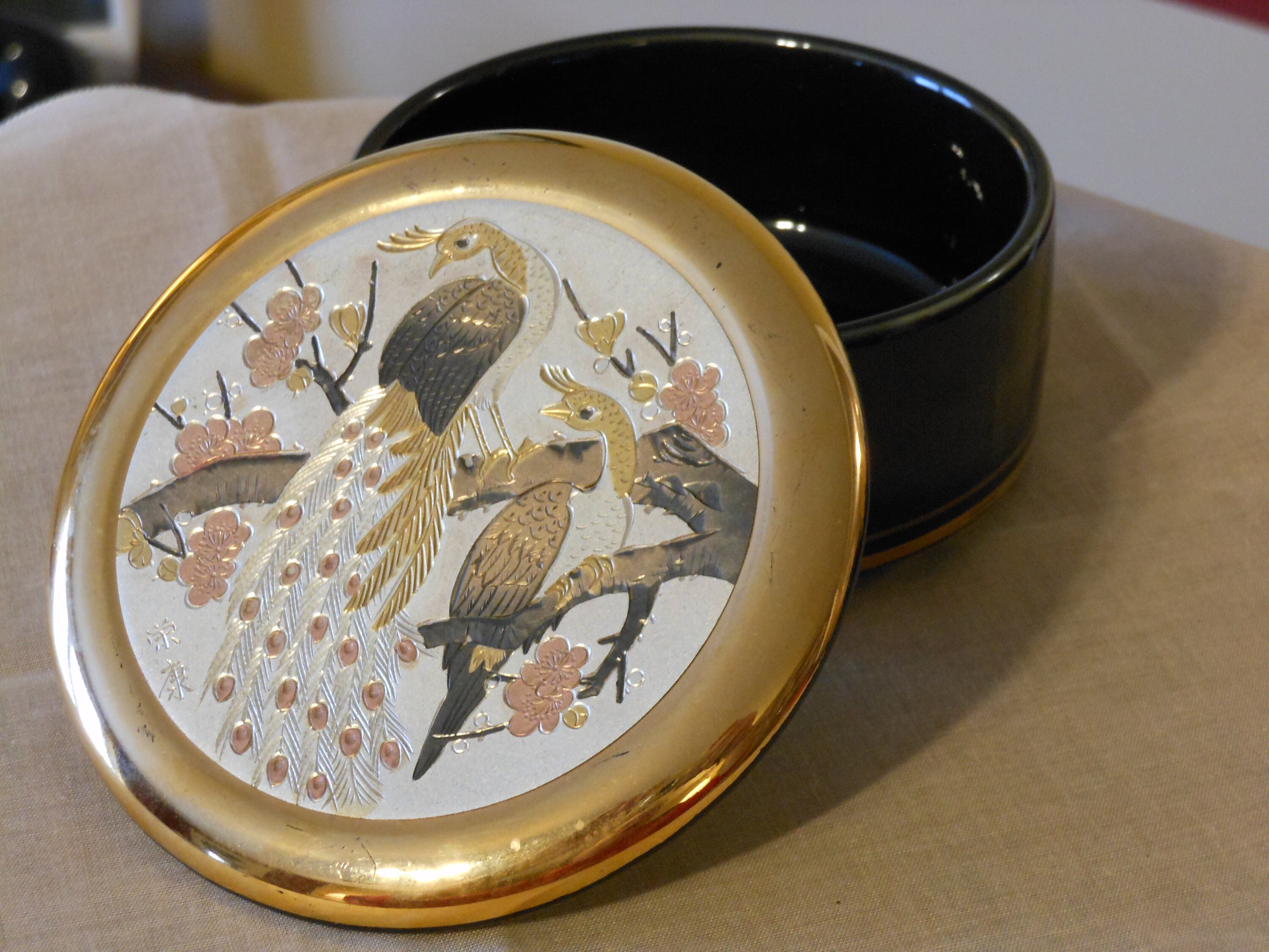 Japanese Chokin Ceramic Trinket Box With Pheasant Design 24K Gold Edged japanese-chokin-ceramic-trinket-box-with-pheasant-design-24k-gold-edged