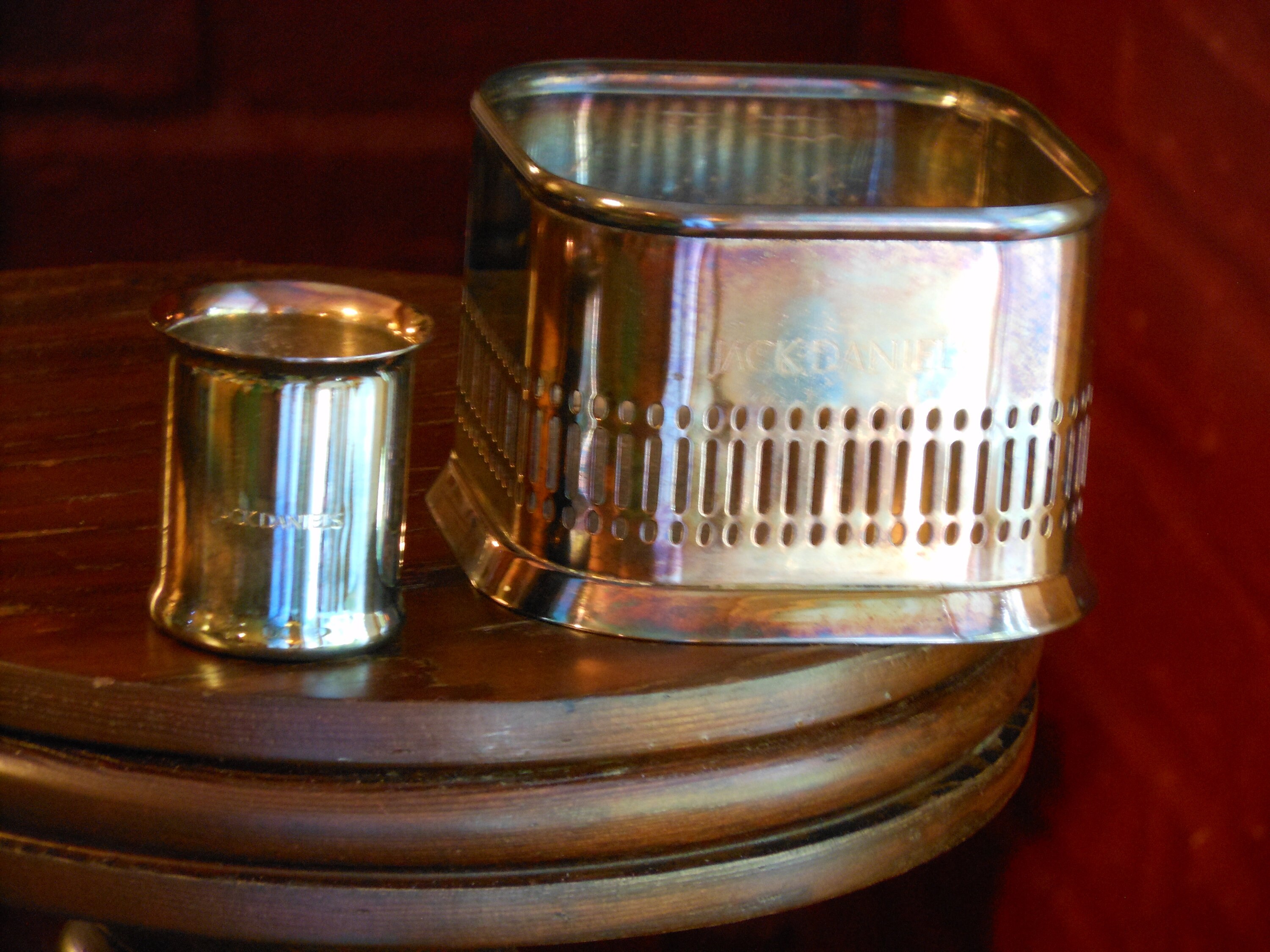 Jack Daniels Silver Plate Bottle Holder & Jigger Cap