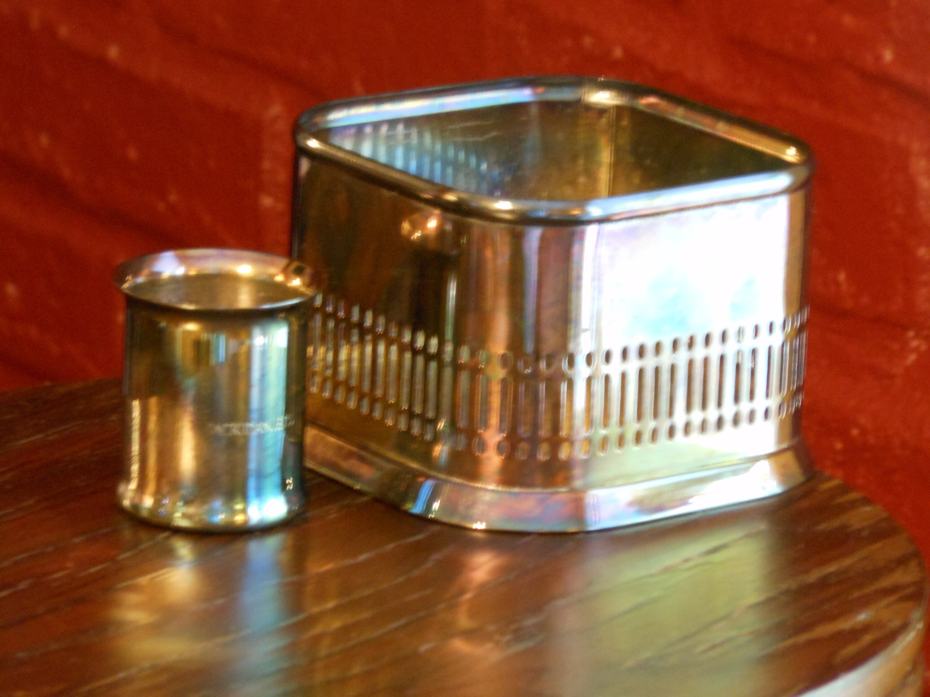 Jack Daniels Silver Plate Bottle Holder & Jigger Cap