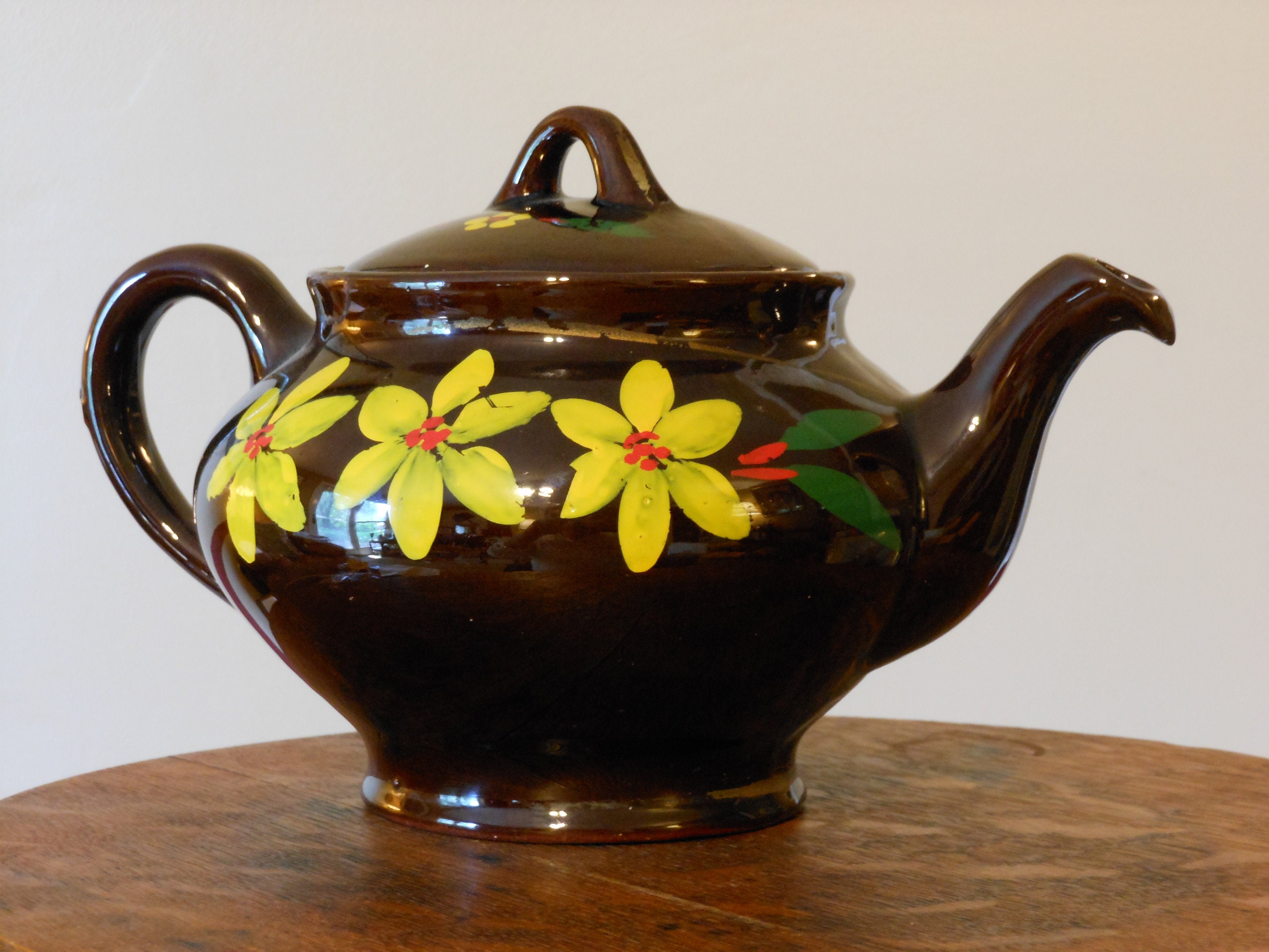 Royal Dripless. Royal Canadian Art Pottery. Hamilton, Canada