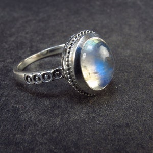 Natural Glow From Inside Moonstone 925 Silver Ring - 3.28 Grams - Size 6.25