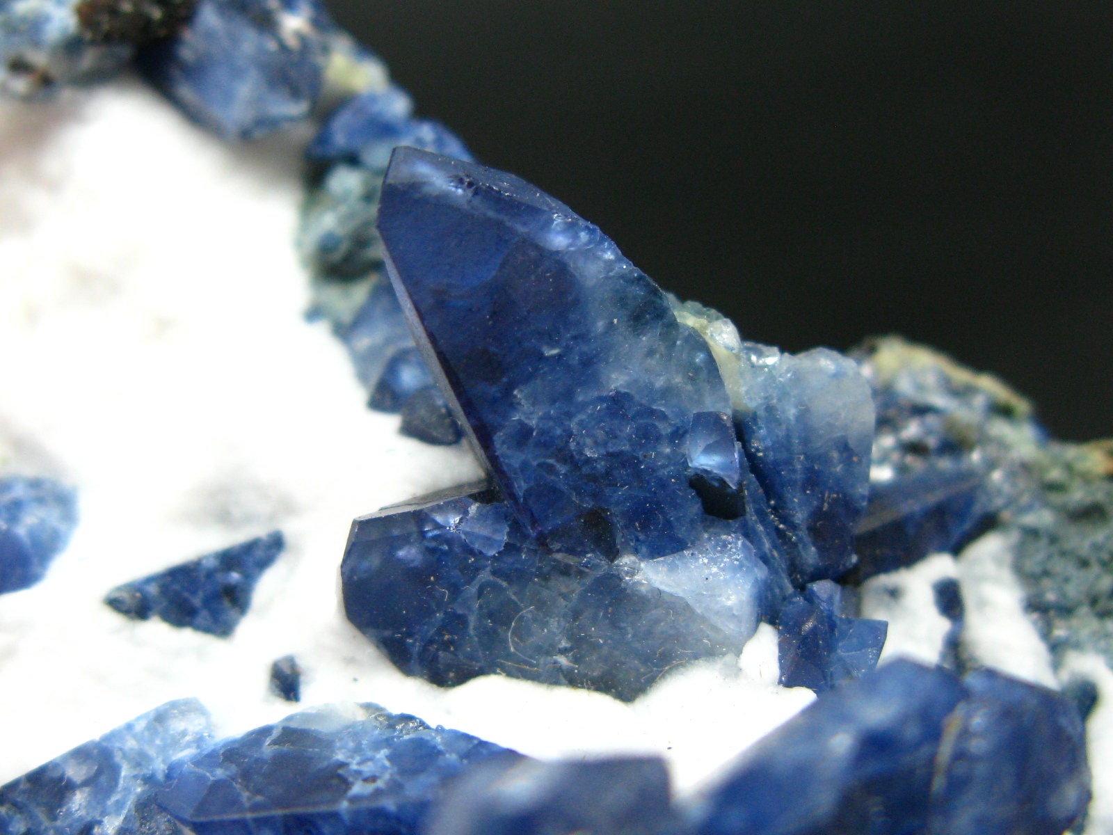 Museum Benitoite and Neptunite on Natrolite Cluster From California 3.2 Etsy UK