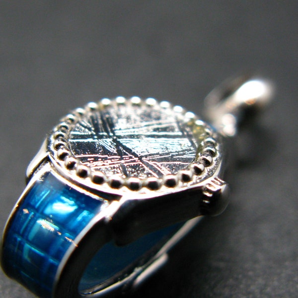 Météorite vieille de 4,56 milliards d’années!!.  Muonionalusta Meteorite Blue Enamel Silver Pendant de Suède - 1.0 »