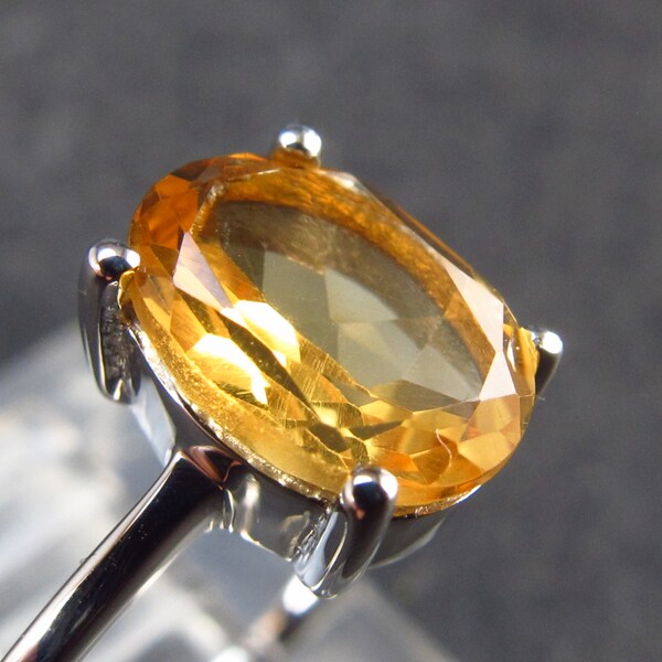 Stone of Success!! Natural Golden Yellow Citrine Sterling Silver Ring - Size 10 - 1.4 Grams