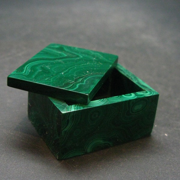 Rich, Vivid, Vibrant Green Malachite Box From Congo - 1.5" - 39.66 Grams