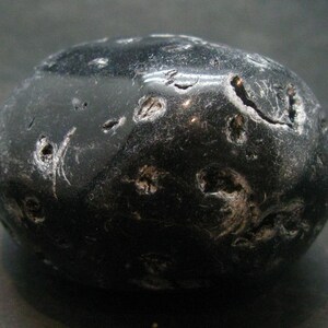 Cintamani Pearl of Fire Tumbled Stone from Indonesia - 2.0" - 92.30 Grams