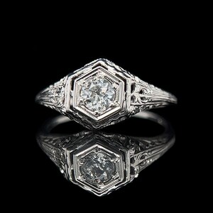 Art Deco .35ct. Diamond Antique Engagement Fashion Ring 18K