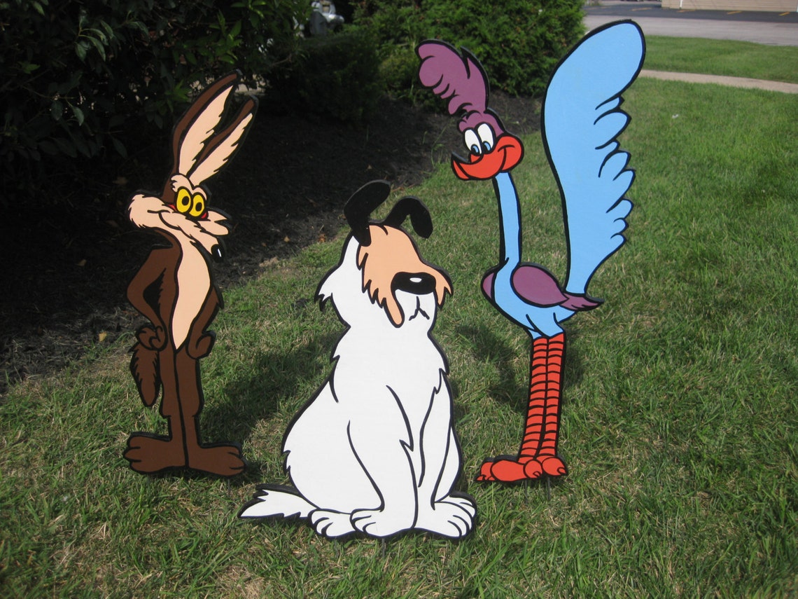 wile e coyote figure