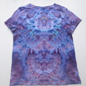 Women&#39;s Medium Ice-Dyed T-Shirt