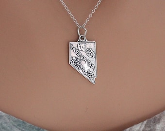 Collar con dije del estado de Nevada en plata de ley