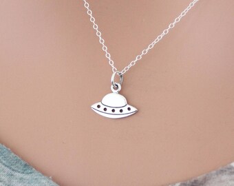 20pcs/lot alien in flying saucer charm,bronze color,alien in UFO pendant 20pcs/lot alien in flying saucer charm,bronze color,alien in UFO pendant