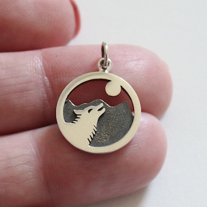 Sterling Silver Wolf Howling at the Moon Charm, Wolf Pendant Charm, Wolf Charm, Werewolf Pendant, Wolf Howling at the Moon Charm