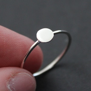 Sterling Silver Circle Ring, Simple Stacking Ring with Silver Circle, Delicate Stacking Ring, Minimalist Stacking Ring, Minimalist Ring