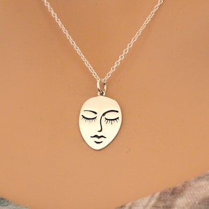 Collier pendentif breloque visage stylisé gravé en argent sterling, collier breloque visage stylisé gravé, collier pendentif visage femme gravé