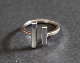 Anello Art Déco In Vetro Nero Jet Taglia J - Strisce Asimmetriche Su Argento Sterling - Anello Delicato Misura 5 - Gioielli Ossidati Vintage Anni '80 - Italia - Foto 5