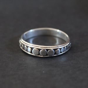 Sterling Silver Circle Granulation Ring: Geometric Band