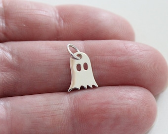 Liten spökberlock i sterlingsilver: Halloween-smycken