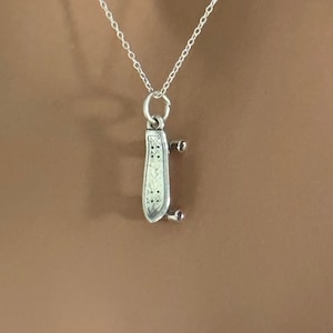 Collier de skateboard mobile en argent sterling, collier de skateboard 3D en argent, collier de skateboard 3D en argent oxydé, collier de skateboard