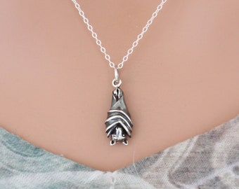 Collar de murciélago colgante de plata de ley: joyería con dijes de Halloween