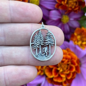 Sterling Silber Big Foot im Wald Charme, Sterling Silber Big Foot im Wald Anhänger, Silber Big Foot im Wald Charme, Big Foot Charme