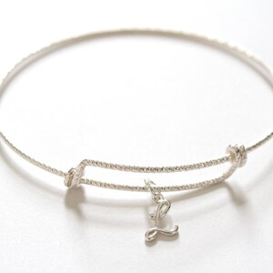 Pulsera de plata de ley con dije de L cursiva en plata de ley, pulsera con dije de L cursiva en plata de ley, pulsera con dije de L de cuero, dije de L