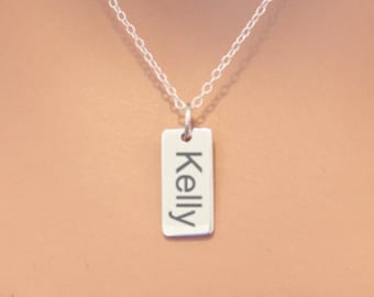 Collar con barra vertical de nombre en plata de ley: regalo grabado personalizado
