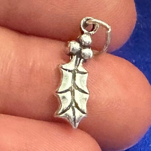 Sterling Silver Holly Berry Leaf Charm, Sterling Silver Holly Leaf Pendant, Silver Holly Berry Leaf Charm, Silver Holly Berry Leaf Pendant