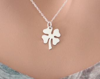Collier trèfle à quatre feuilles en argent sterling : porte-bonheur